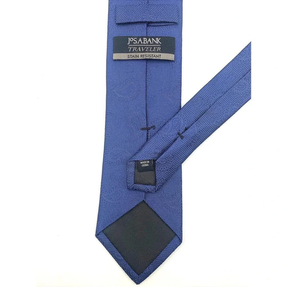 JOS A BANK TRAVELER‎ Stain Resistant Paisley 100% Silk Mens Necktie Blue